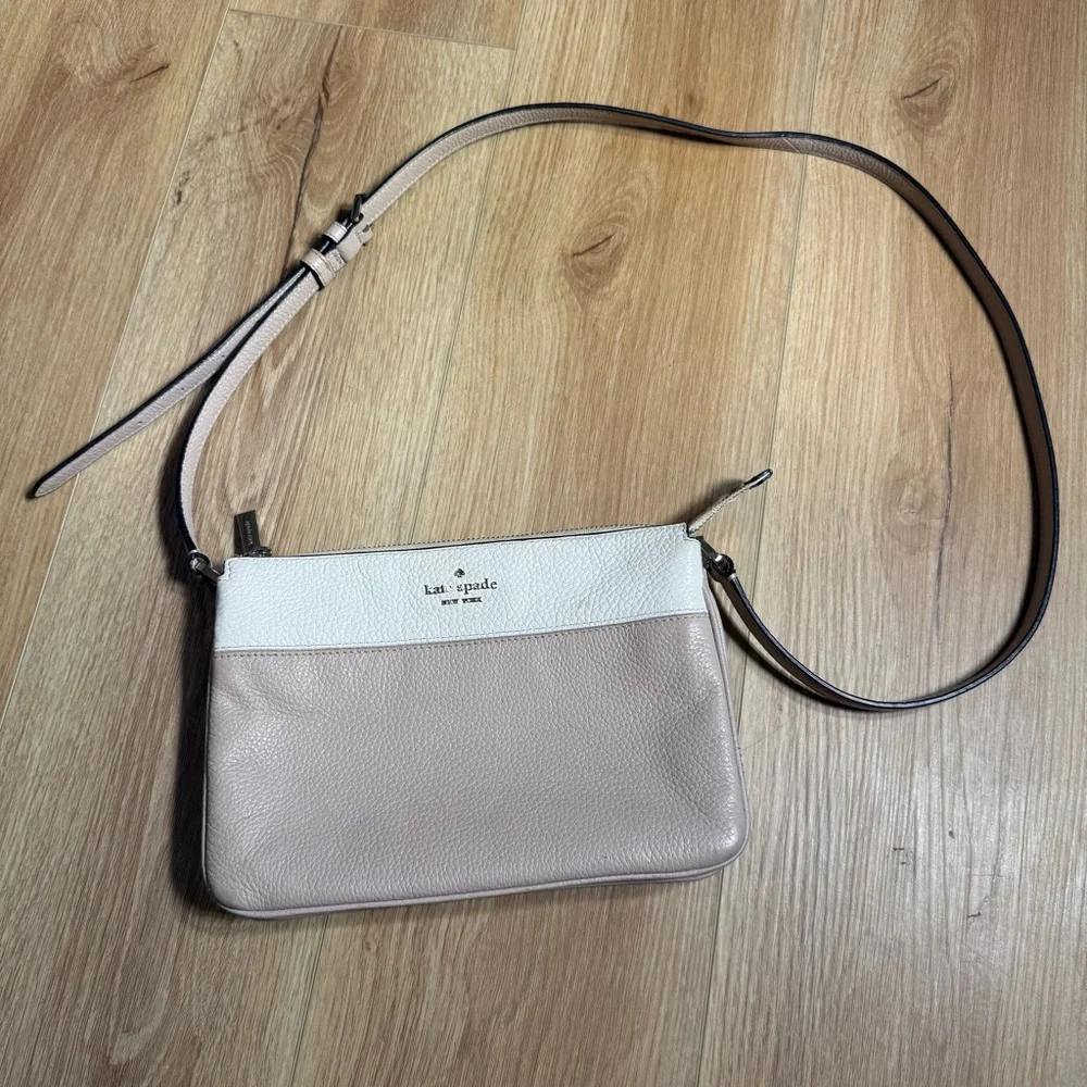 Kate Spade Leila Triple Gusset‎ 2 Toned Pebbled Warm Beige & White Crossbody